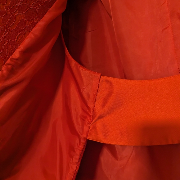 Red cape jacket - Picture 5 of 6